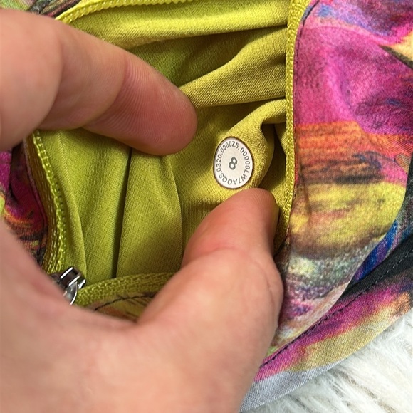 Lululemon Tracker Short V *4" Catalyst Multi - Picture 6 of 7
